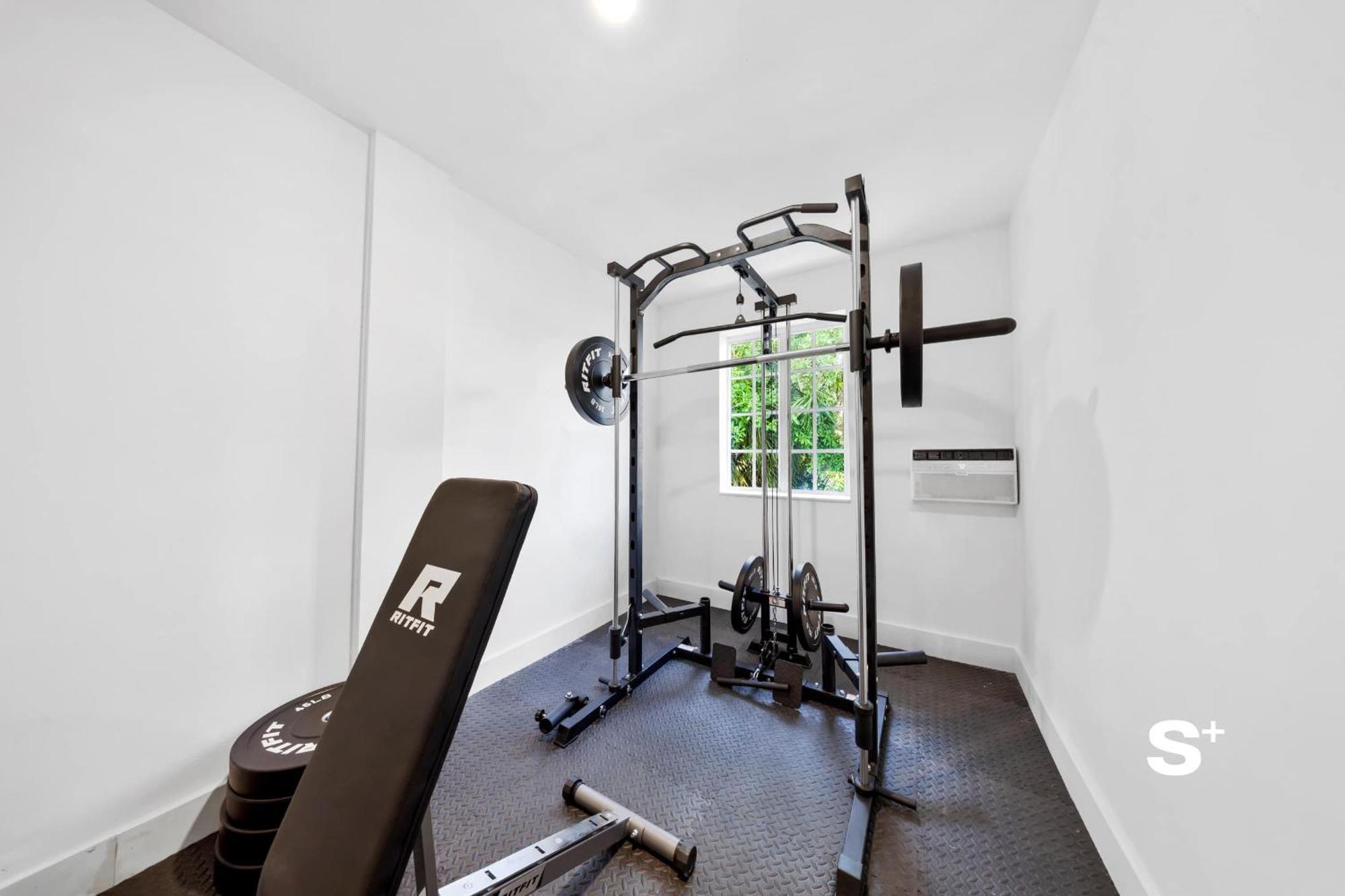 Stylish 1-br With Modern Flair Apartment *